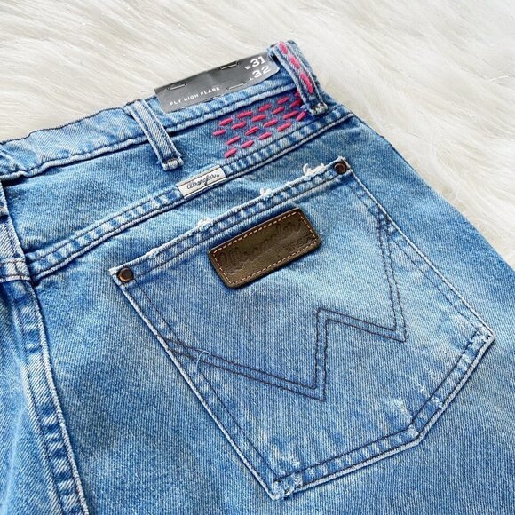 NEW Wrangler Limited Ed White Oak High Flare Jean - Picture 7 of 11